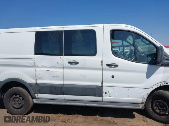 2018 Ford Transit z VIN 1FTYR1ZM2JKA64616, wystawiony jako IAAI lot #42416596 z przebiegiem Nie podano mil oraz . Historia ofert i sprzedaży dostępna na DreamBid. Obrazek 13.