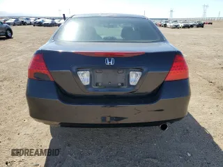 2007 Honda Accord LX z VIN 1HGCM56457A225416, wystawiony jako Copart lot #52151795 z przebiegiem 201 787 mil mil oraz Szkoda całkowita • Salvage title. Historia ofert i sprzedaży dostępna na DreamBid. Obrazek 6.