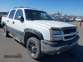 2003 Chevrolet Avalanche with VIN 3GNEK13TX3G263258, listed as a IAAI auction lot 41861349 with 200,892 mi miles. Bid and sale history available at carsss.com. Image 1.