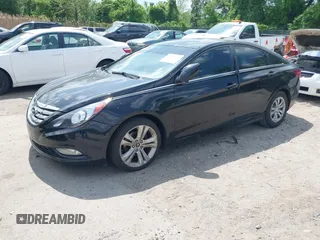 2013 Hyundai Sonata GLS with VIN 5NPEB4AC1DH555211, listed as a IAAI auction lot 42190097 with 181,000 mi miles and . Bid and sale history available at carsss.com. Image 2.