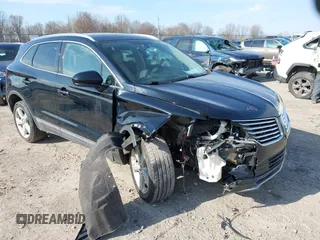 2017 Lincoln MKC Premiere z VIN 5LMCJ1C98HUL44702, wystawiony jako IAAI lot #42011626 z przebiegiem 137 786 mil mil oraz . Historia ofert i sprzedaży dostępna na DreamBid. Obrazek 1.
