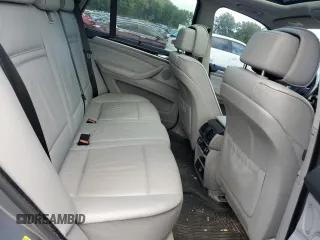2008 BMW X5 3.0si z VIN 5UXFE43538L034968, wystawiony jako Copart lot #58065825 z przebiegiem 117 028 mil mil oraz Szkoda całkowita • Salvage title. Historia ofert i sprzedaży dostępna na DreamBid. Obrazek 10.