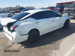 2020 Nissan Altima 2.5 S with VIN 1N4BL4BV9LC256422, listed as a IAAI auction lot 41805700 with 117,886 mi miles. Bid and sale history available at carsss.com. Image 4.