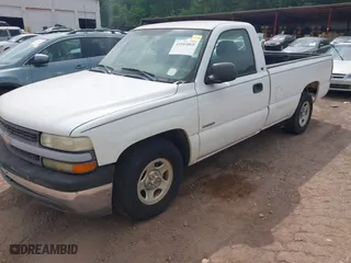 2000 Chevrolet Silverado 1500 with VIN 1GCEC14W4YE188134, listed as a IAAI auction lot 41994005 with 206,909 mi miles. Bid and sale history available at carsss.com. Image 2.