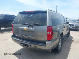 2007 Chevrolet Suburban LTZ with VIN 3GNFC16047G302161, listed as a IAAI auction lot 42053997 with 173,922 mi miles. Bid and sale history available at carsss.com. Image 4.