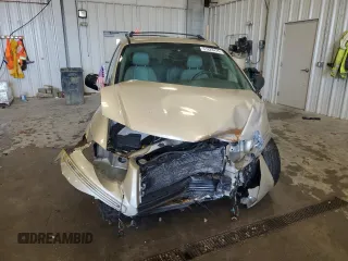 2005 Chrysler Town & Country Touring with VIN 2C8GP54L15R229312, listed as a Copart auction lot 51828415 with 0 mi miles and Non Repairable. Bid and sale history available at carsss.com. Image 5.