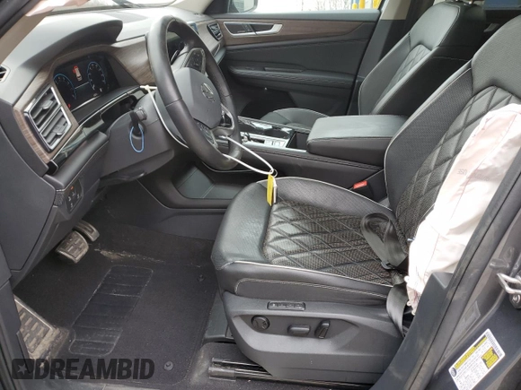 2024 Volkswagen Atlas SEL Premium R-Line with VIN 1V2FR2CAXRC537792, listed as a Copart auction lot 52522895 with 27,211 mi miles and Salvage title. Bid and sale history available at DreamBid. Image 7.