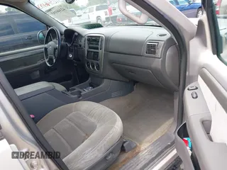 2004 Ford Explorer XLT z VIN 1FMZU73K34UA37992, wystawiony jako IAAI lot #42346103 z przebiegiem 192 043 mil mil oraz . Historia ofert i sprzedaży dostępna na DreamBid. Obrazek 5.