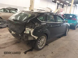 2016 Ford Focus Electric with VIN 1FADP3R41GL363586, listed as a IAAI auction lot 41518253 with 36,884 mi miles and . Bid and sale history available at DreamBid. Image 4.