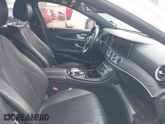2017 Mercedes-Benz E 300 Luxury с VIN WDDZF4JB5HA029065, выставлен на аукционе IAAI как лот 42247489 с пробегом 146 454 миль миль и . История ставок и продаж доступна на DreamBid. Изображение 5.