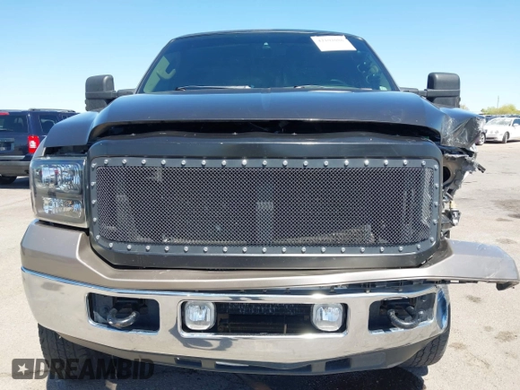 2006 Ford F-250 XL z VIN 1FTSW21P06EA12272, wystawiony jako IAAI lot #42101086 z przebiegiem 247 602 mil mil oraz . Historia ofert i sprzedaży dostępna na DreamBid. Obrazek 13.