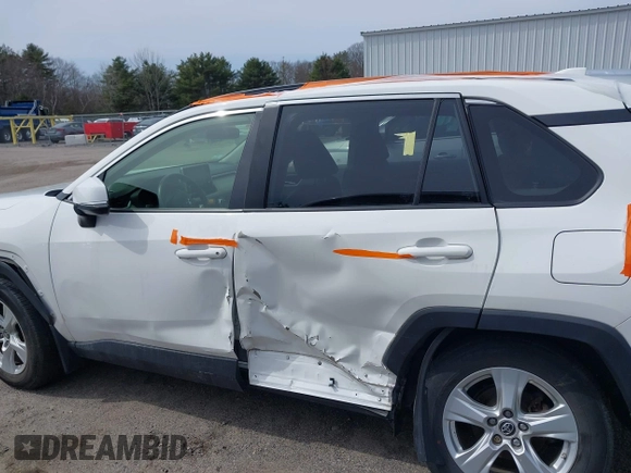 2019 Toyota RAV4 XLE with VIN JTMP1RFV7KD521148, listed as a IAAI auction lot 41884793 with 19,590 mi miles. Bid and sale history available at carsss.com. Image 14.