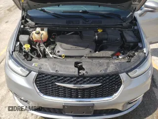 2021 Chrysler Pacifica Touring L with VIN 2C4RC1BG3MR574988, listed as a Copart auction lot 52213925 with 76,166 mi miles and Salvage Title. Bid and sale history available at DreamBid. Image 12.