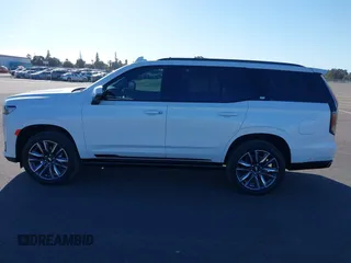 2023 Cadillac Escalade 4WD Sport z VIN 1GYS4FKL7PR286940, wystawiony jako IAAI lot #40702874 z przebiegiem 7 981 mil mil oraz . Historia ofert i sprzedaży dostępna na DreamBid. Obrazek 14.