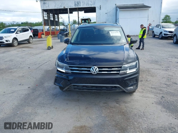 2018 Volkswagen Tiguan SEL z VIN 3VV2B7AXXJM145781, wystawiony jako IAAI lot #42273176 z przebiegiem 86 610 mil mil oraz . Historia ofert i sprzedaży dostępna na DreamBid. Obrazek 13.