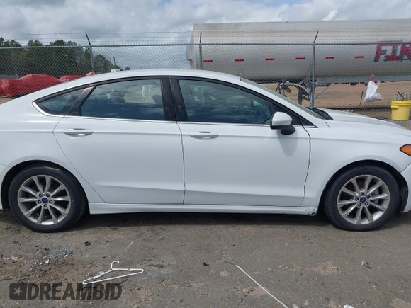 2017 Ford Fusion SE with VIN 3FA6P0H70HR375377, listed as a IAAI auction lot 41807636 with 72,730 mi miles and . Bid and sale history available at carsss.com. Image 13.