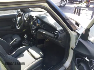 2019 MINI Hardtop 4 Door Cooper S with VIN WMWXU3C54K2H88672, listed as a IAAI auction lot 42227589 with 6,203 mi miles and . Bid and sale history available at DreamBid. Image 5.