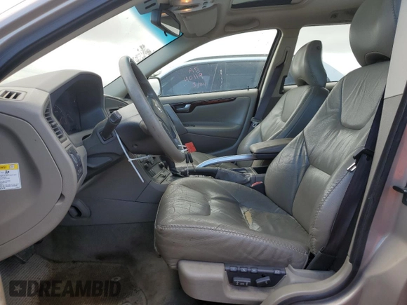 2002 Volvo V70 with VIN YV1SZ58D821058884, listed as a Copart auction lot 49517425 with 240,644 mi miles and Salvage title. Bid and sale history available at DreamBid. Image 7.