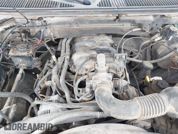 2003 Ford F-150 XL z VIN 1FTRF17263NA71164, wystawiony jako IAAI lot #42602488 z przebiegiem Nie podano mil oraz . Historia ofert i sprzedaży dostępna na DreamBid. Obrazek 10.
