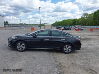2017 Hyundai Sonata Hybrid Limited with VIN KMHE34L14HA055044, listed as a IAAI auction lot 42021191 with 286,825 mi miles. Bid and sale history available at carsss.com. Image 14.
