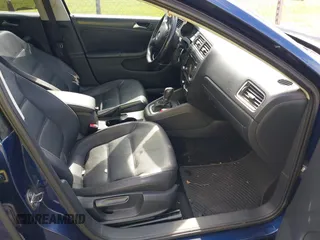 2012 Volkswagen Jetta SE with VIN 3VWDX7AJ1CM389470, listed as a IAAI auction lot 41011343 with 133,295 mi miles and . Bid and sale history available at DreamBid. Image 5.
