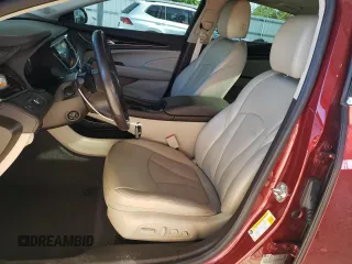 2017 Buick LaCrosse Premium z VIN 1G4ZR5SS6HU189827, wystawiony jako Copart lot #54125595 z przebiegiem 138 005 mil mil oraz Szkoda całkowita • Salvage title. Historia ofert i sprzedaży dostępna na DreamBid. Obrazek 7.