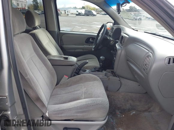 2006 Chevrolet TrailBlazer LS with VIN 1GNES16S466103322, listed as a IAAI auction lot 41935458 with 239,941 mi miles. Bid and sale history available at carsss.com. Image 5.