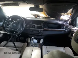 2010 BMW X6 xDrive35i z VIN 5UXFG4C50AL226655, wystawiony jako Copart lot #47475925 z przebiegiem Nie podano mil oraz Szkoda całkowita • Salvage title. Historia ofert i sprzedaży dostępna na DreamBid. Obrazek 8.
