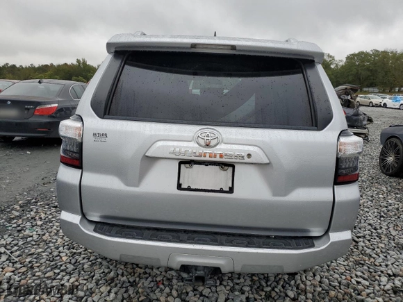 2017 Toyota 4Runner SR5 with VIN JTEZU5JR4H5162147, listed as a Copart auction lot 79266064 with 121,766 mi miles and Salvage Title. Bid and sale history available at carsss.com. Image 6.