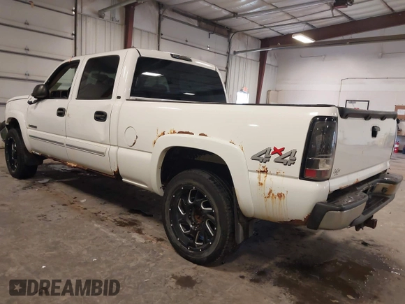 2006 Chevrolet Silverado 1500HD LT1 with VIN 1GCGK13U76F242626, listed as a IAAI auction lot 40786885 with 171,077 mi miles and . Bid and sale history available at DreamBid. Image 3.