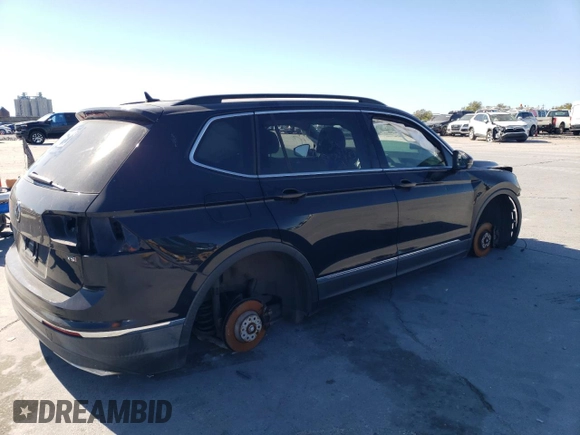 2018 Volkswagen Tiguan SEL z VIN 3VV3B7AX5JM157504, wystawiony jako Copart lot #48375505 z przebiegiem 81 742 mil mil oraz Szkoda całkowita • Salvage title. Historia ofert i sprzedaży dostępna na DreamBid. Obrazek 3.