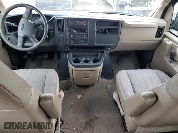 2006 Chevrolet Express Passenger with VIN 1GAHG39U561269015, listed as a Copart auction lot 46694605 with 91,316 mi miles and Clean title. Bid and sale history available at DreamBid. Image 8.
