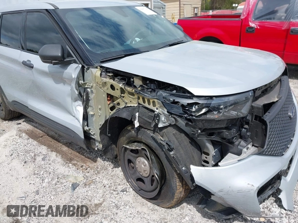 2023 Ford Police Interceptor Utility z VIN 1FM5K8ABXPGA35608, wystawiony jako IAAI lot #41857142 z przebiegiem 24 094 mil mil oraz . Historia ofert i sprzedaży dostępna na DreamBid. Obrazek 6.