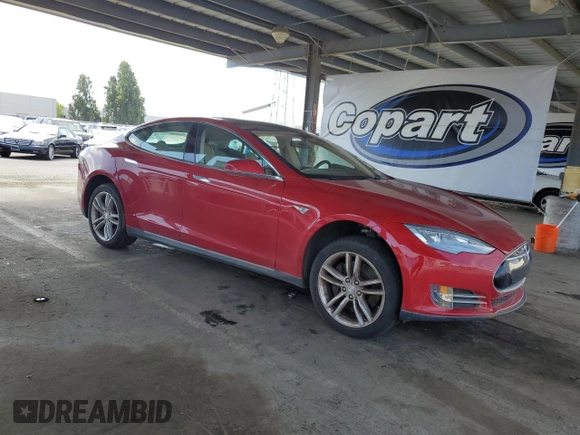 2013 Tesla Model S with VIN 5YJSA1DN9DFP09597, listed as a Copart auction lot 60174125 with 138,668 mi miles and Clean title. Bid and sale history available at DreamBid. Image 4.
