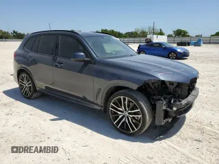 2020 BMW X5 sDrive40i with VIN 5UXCR4C0XLLT18537, listed as a Copart auction lot 52439585 with 45,042 mi miles and Salvage Title. Bid and sale history available at DreamBid. Image 4.