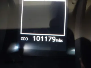 2020 Toyota Camry SE z VIN 4T1G11AK6LU929149, wystawiony jako IAAI lot #41837890 z przebiegiem 101 179 mil mil oraz . Historia ofert i sprzedaży dostępna na DreamBid. Obrazek 15.