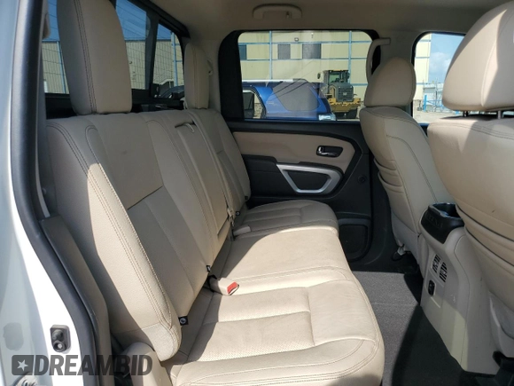2018 Nissan Titan SV z VIN 1N6AA1E57JN526185, wystawiony jako Copart lot #53909425 z przebiegiem 65 499 mil mil oraz Czysty tytuł • Clean title. Historia ofert i sprzedaży dostępna na DreamBid. Obrazek 10.