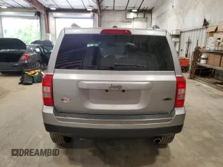 2016 Jeep Patriot Sport z VIN 1C4NJPBA5GD698402, wystawiony jako Copart lot #58601955 z przebiegiem 109 012 mil mil oraz Czysty tytuł • Clean title. Historia ofert i sprzedaży dostępna na DreamBid. Obrazek 6.