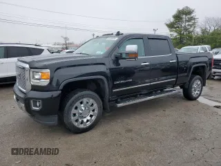 2015 GMC Sierra 2500HD Denali z VIN 1GT120EG1FF668772, wystawiony jako Copart lot #84406604 z przebiegiem 113 260 mil mil oraz Szkoda całkowita • Salvage title. Historia ofert i sprzedaży dostępna na DreamBid. Obrazek 1.