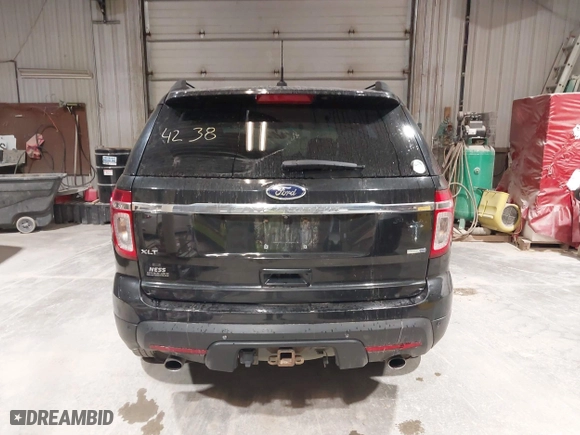 2014 Ford Explorer XLT with VIN 1FM5K8D85EGC02096, listed as a IAAI auction lot 42004238 with 187,187 mi miles. Bid and sale history available at carsss.com. Image 17.