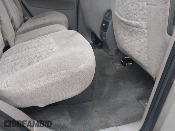 2004 GMC Envoy SLE с VIN 1GKDT13S242361580, выставлен на аукционе IAAI как лот 42453931 с пробегом 174 776 миль миль и . История ставок и продаж доступна на DreamBid. Изображение 8.