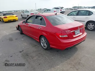 2013 Mercedes-Benz C 300 Sport с VIN WDDGF8AB1DA787560, выставлен на аукционе IAAI как лот 42275838 с пробегом 86 024 миль миль и . История ставок и продаж доступна на DreamBid. Изображение 3.