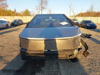 2024 Tesla Cybertruck with VIN 7G2CEHED7RA015449, listed as a IAAI auction lot 40761545 with 9,329 mi miles. Bid and sale history available at carsss.com. Image 12.
