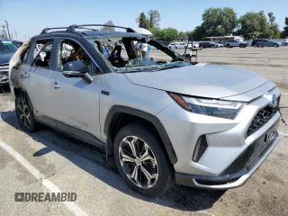 2024 Toyota RAV4 XSE z VIN JTMFB3FV2RD213319, wystawiony jako Copart lot #57088405 z przebiegiem Nie podano mil oraz Szkoda całkowita • Salvage title. Historia ofert i sprzedaży dostępna na DreamBid. Obrazek 4.