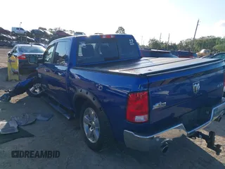 2017 Ram 1500 Big Horn z VIN 3C6RR7LT1HG613738, wystawiony jako IAAI lot #42263410 z przebiegiem 168 816 mil mil oraz . Historia ofert i sprzedaży dostępna na DreamBid. Obrazek 3.