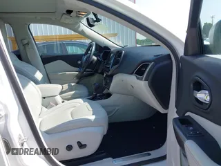 2019 Jeep Cherokee Limited with VIN 1C4PJMDNXKD393171, listed as a IAAI auction lot 42406608 with 57,574 mi miles and . Bid and sale history available at DreamBid. Image 5.