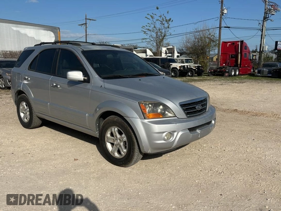 2007 Kia Sorento LX z VIN KNDJD736275693488, wystawiony jako Copart lot #86608024 z przebiegiem 234 513 mil mil oraz Czysty tytuł • Clean title. Historia ofert i sprzedaży dostępna na DreamBid. Obrazek 1.