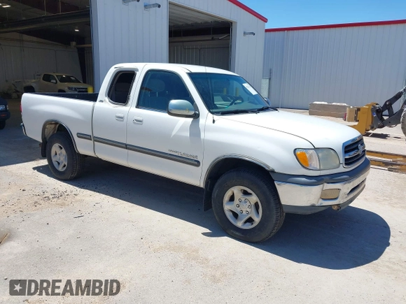 2000 Toyota Tundra SR5 with VIN 5TBRT3413YS097893, listed as a IAAI auction lot 42221710 with 213,142 mi miles and . Bid and sale history available at DreamBid. Image 1.