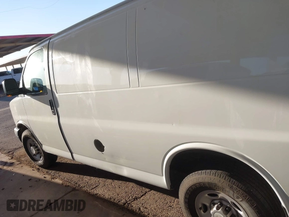 2011 Chevrolet Express Cargo z VIN 1GCWGFCG6B1120481, wystawiony jako IAAI lot #42218197 z przebiegiem 204 375 mil mil oraz . Historia ofert i sprzedaży dostępna na DreamBid. Obrazek 14.