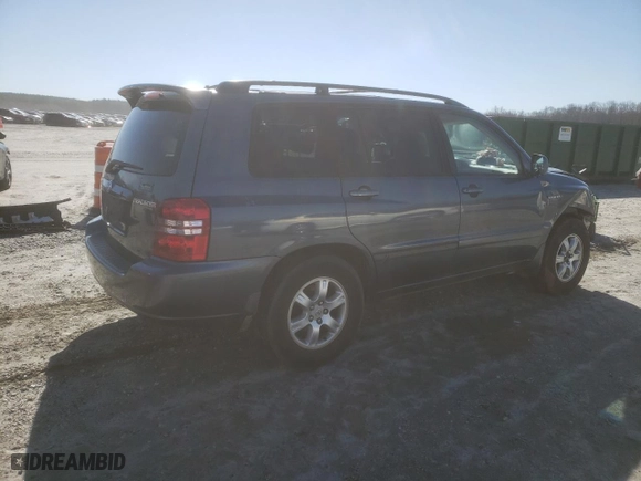2002 Toyota Highlander with VIN JTEGF21A020042361, listed as a Copart auction lot 45173195 with 272,023 mi miles and Salvage Title. Bid and sale history available at carsss.com. Image 3.